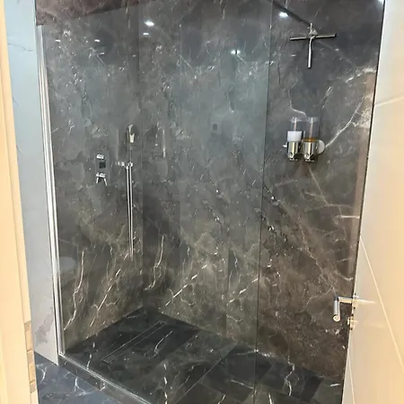 Moderne A 76 M², Climatise * Mety