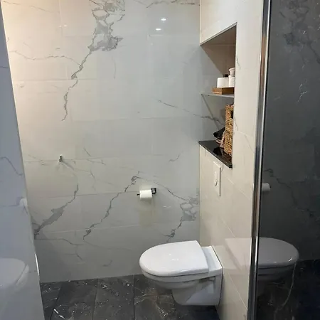 Moderne A 76 M², Climatise * Mety